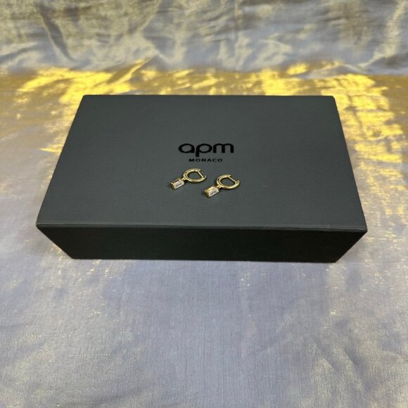 APM Monaco Eclat Gold Square Earrings - Picture 5 of 5